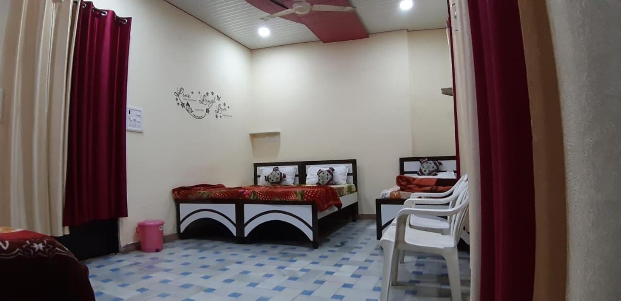 Blue Eye Backpackers Hostel Amritsar Exterior photo