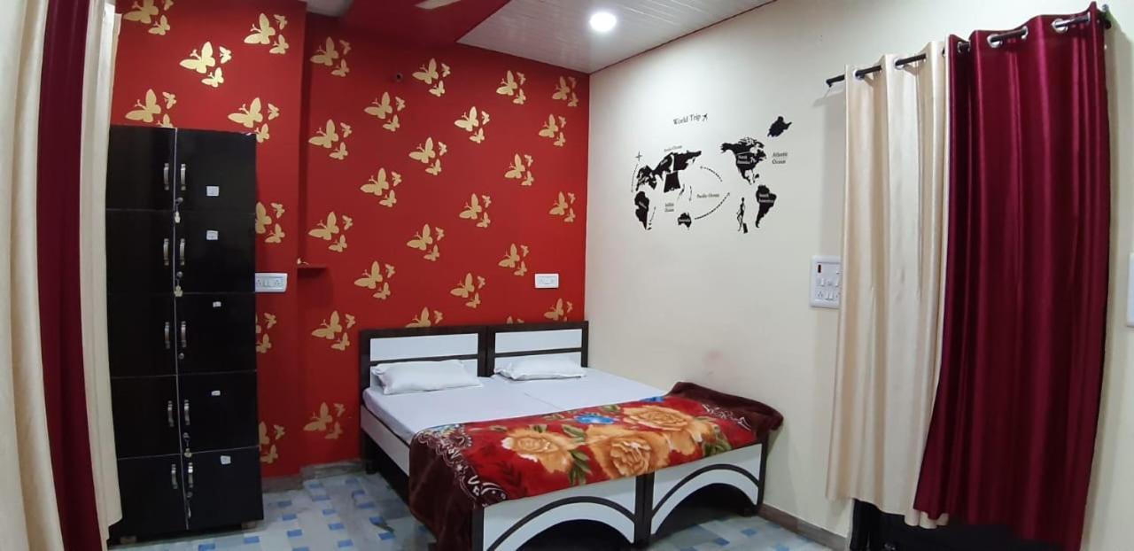 Blue Eye Backpackers Hostel Amritsar Exterior photo